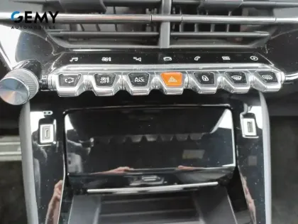 Photo 17 Peugeot 208  Electrique 50 kWh 136ch