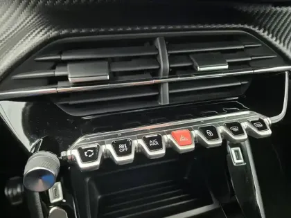 Photo 29 Peugeot 208  PureTech 75 S&S BVM5