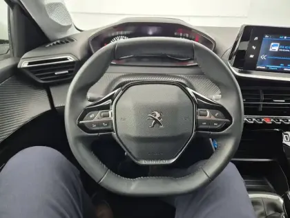 Photo 30 Peugeot 208  PureTech 75 S&S BVM5