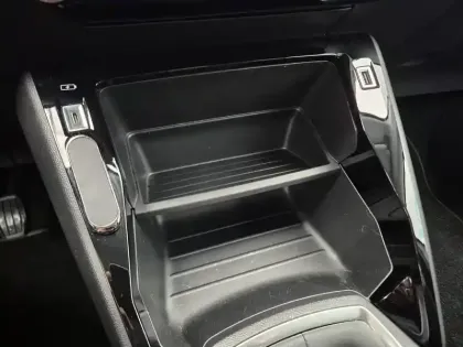 Photo 28 Peugeot 208  PureTech 75 S&S BVM5