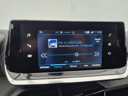 Photo 31 Peugeot 208  PureTech 75 S&S BVM5