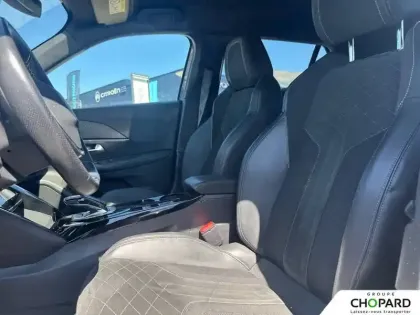 Photo 64 Peugeot 2008  PureTech 130 S&S EAT8