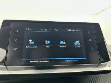 Photo 87 Peugeot 208  PureTech 75 S&S BVM5