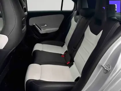 Photo 10 Mercedes Classe A  200 7G-DCT