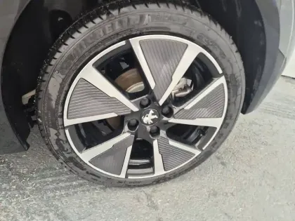 Photo 10 Peugeot 208  Electrique 50 kWh 136ch