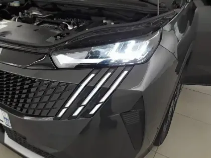 Photo 15 Peugeot 3008  Hybrid 145 e-DCS6