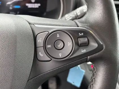 Photo 17 Opel Combo  e-Life Taille M 136 ch & Batterie 50 kw/h