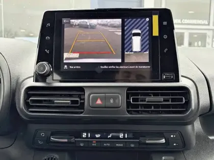 Photo 19 Opel Combo  e-Life Taille M 136 ch & Batterie 50 kw/h