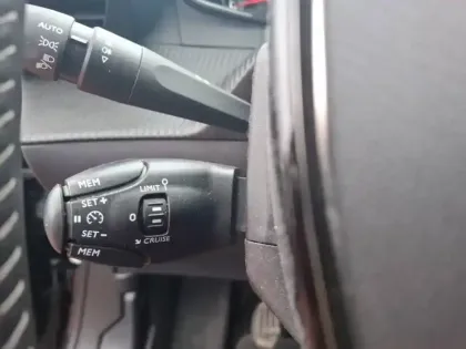 Photo 43 Peugeot 2008  PureTech 100 S&S BVM6
