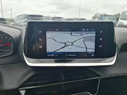 Photo 21 Peugeot 2008  PureTech 100 S&S BVM6