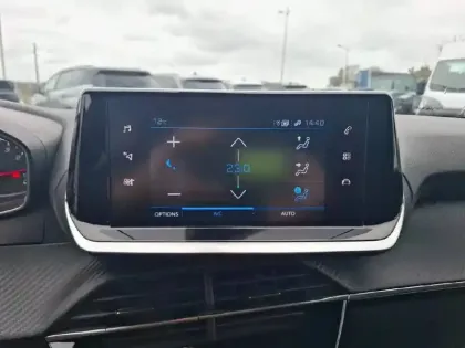 Photo 23 Peugeot 2008  PureTech 100 S&S BVM6