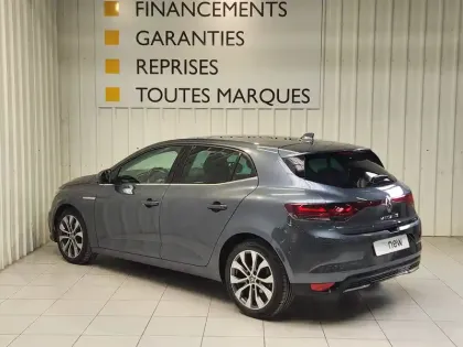 Photo 11 Renault Megane Mégane IV Berline Blue dCi 115