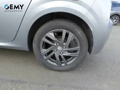Photo 10 Peugeot 208  PureTech 75 S&S BVM5