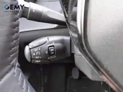 Photo 14 Peugeot 208  PureTech 75 S&S BVM5