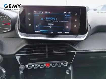 Photo 12 Peugeot 208  PureTech 75 S&S BVM5