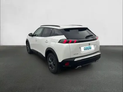 Photo 6 Peugeot 2008  PureTech 130 S&S EAT8