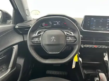 Photo 8 Peugeot 2008  PureTech 130 S&S EAT8