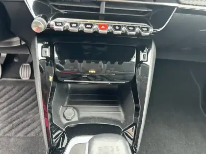 Photo 14 Peugeot 208  PureTech 100 S&S BVM6