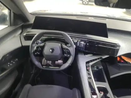 Photo 9 Peugeot 5008  Hybrid 145 ch e-DCS6