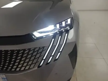 Photo 22 Peugeot 5008  Hybrid 145 ch e-DCS6