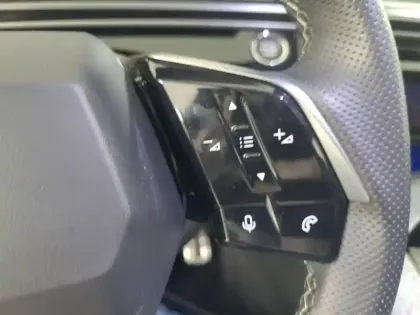 Photo 14 Peugeot 5008  Hybrid 145 ch e-DCS6