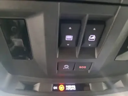 Photo 19 Peugeot 5008  Hybrid 145 ch e-DCS6