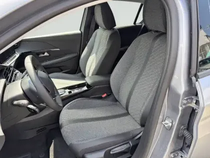 Photo 10 Peugeot 208  Electrique 54 kWh 156ch