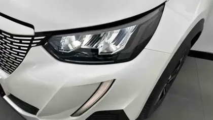 Photo 22 Peugeot 2008  Electrique 136 ch