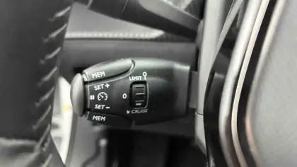 Photo 15 Peugeot 2008  Electrique 136 ch