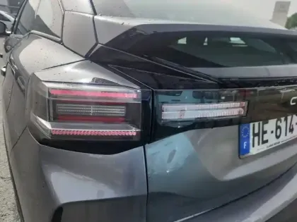 Photo 16 Citroën C4  Hybride 145 e-DCS6