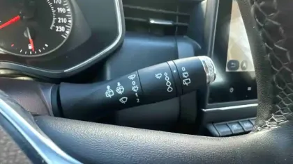 Photo 24 Renault Clio Gén. V (BJA) Ph1 Business 5