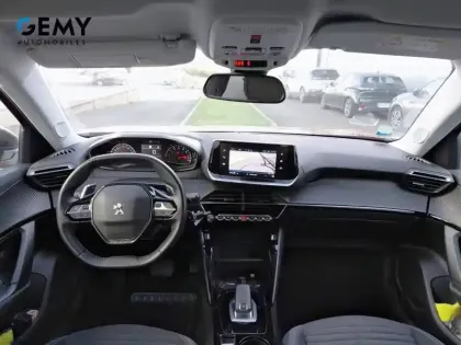 Photo 7 Peugeot 2008  PureTech 130 S&S EAT8