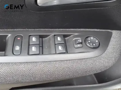 Photo 11 Peugeot 208  BlueHDi 100 S&S BVM6