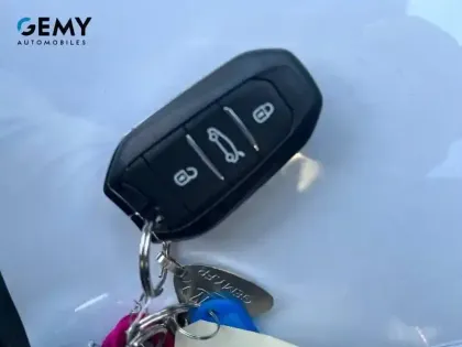 Photo 14 Peugeot 308  PureTech 130ch S&S EAT8