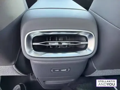 Photo 14 Leapmotor B10  BEV 67.1 kWh - 160 kW