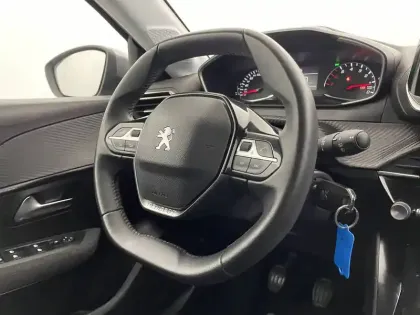 Photo 98 Peugeot 208  PureTech 100 S&S BVM6