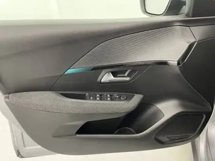 Photo 25 Peugeot 208  PureTech 100 S&S BVM6