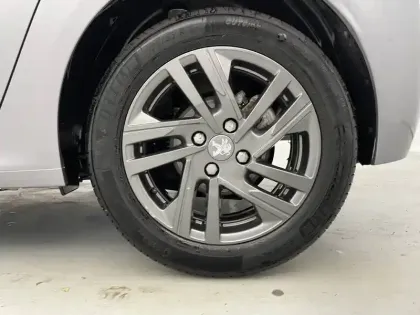 Photo 15 Peugeot 208  PureTech 100 S&S BVM6