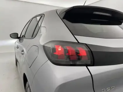 Photo 27 Peugeot 208  PureTech 100 S&S BVM6