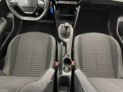 Photo 26 Peugeot 208  PureTech 100 S&S BVM6