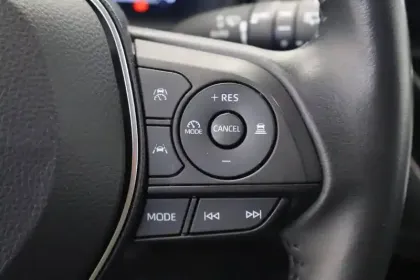 Photo 66 Toyota Corolla  Hybride 140ch