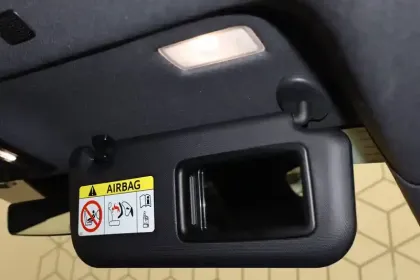 Photo 73 Toyota Corolla  Hybride 140ch