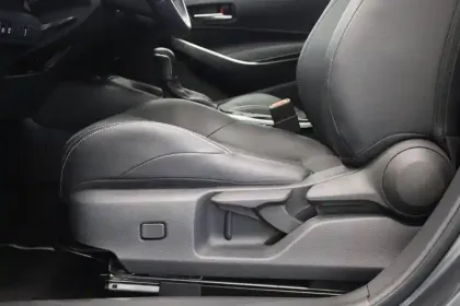 Photo 26 Toyota Corolla  Hybride 140ch