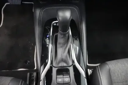 Photo 31 Toyota Corolla  Hybride 140ch