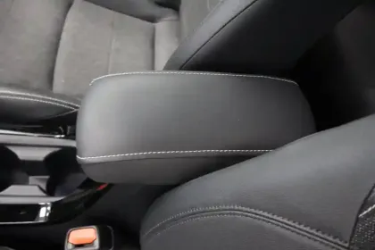 Photo 57 Toyota Corolla  Hybride 140ch