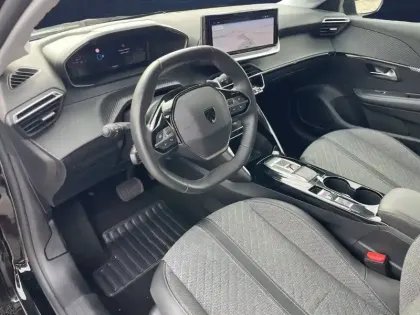 Photo 16 Peugeot 208  Hybrid 100 e-DCS6