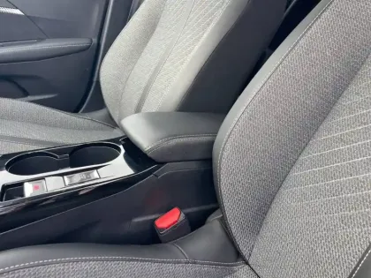 Photo 19 Peugeot 208  Hybrid 100 e-DCS6