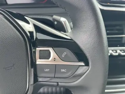 Photo 27 Peugeot 208  Hybrid 100 e-DCS6