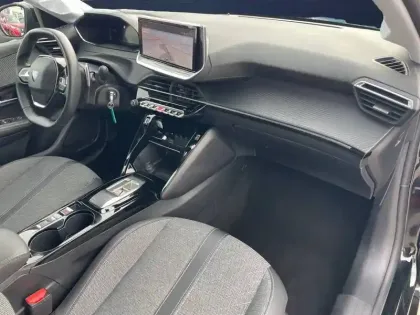 Photo 17 Peugeot 208  Hybrid 100 e-DCS6