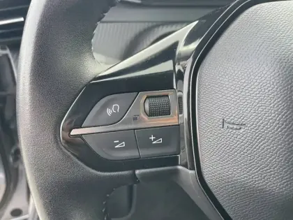 Photo 25 Peugeot 2008  PureTech 130 S&S BVM6